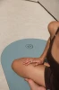 Mata do pilatesu i jogi owalna BLUE OVAL z naturalnego kauczuku i mikrofibry – antypoślizgowa mata premium.